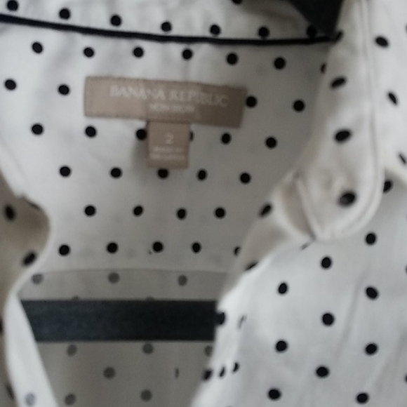 Banana Republic non iron blouse - Picture 2 of 5